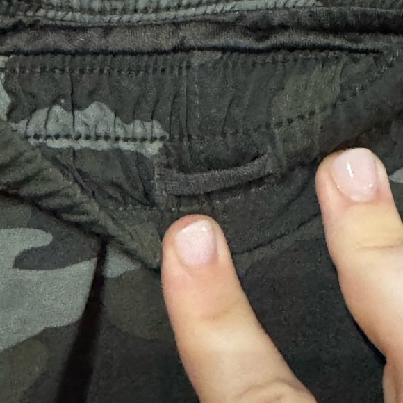 Athleta Camo Mesh Running Shorts Size XL - Picture 4 of 7